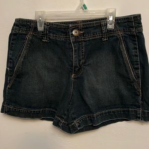 Super cute jean shorts!